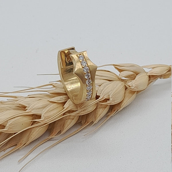 14k Yellow Gold Diamond Piercing